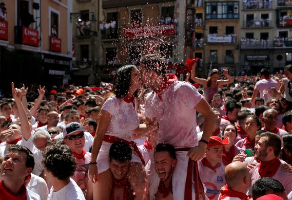 Abertura do festival de São Firmino em Pamplona (Espanha) - Sputnik Brasil