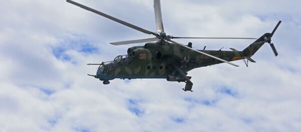 Helicóptero Mi-35 da infantaria naval das forças costeiras da Marinha da Rússia durante exercícios Derby Báltico-2015, na região de Kaliningrado - Sputnik Brasil