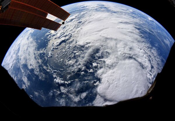 Astronauta da NASA tira FOTO do espaço da poderosa tempestade tropical Barry Astronauta da NASA tira FOTO do espaço da poderosa tempestade tropical Barry - Sputnik Brasil