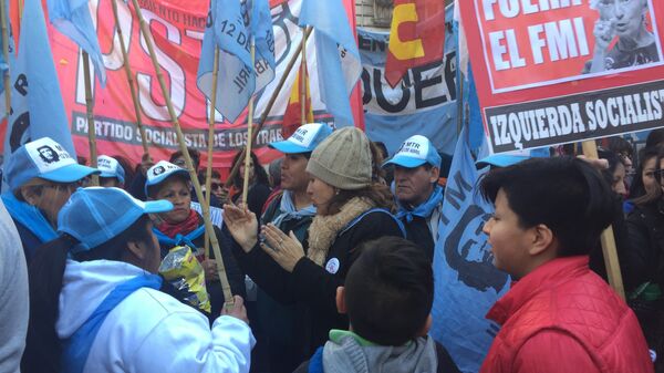 Manifestação contra o FMI e o ajuste na Argentina - Sputnik Brasil