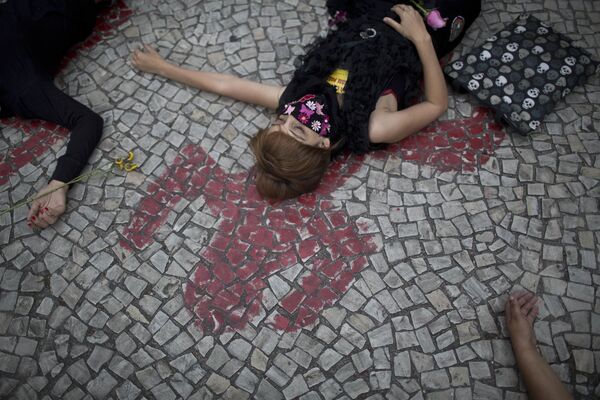 Chacina da Candelária: após 26 anos, PM segue 'autorizada a matar' pobres e negros, diz analista - Sputnik Brasil