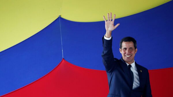 Líder da Assembleia Nacional, Juan Guaidó, em uma sessão ao ar livre em Caracas, Venezuela - Sputnik Brasil