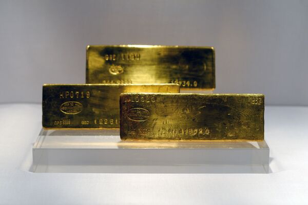 Reservas de ouro da Rússia atingem novos máximos em meio à desdolarização - Sputnik Brasil
