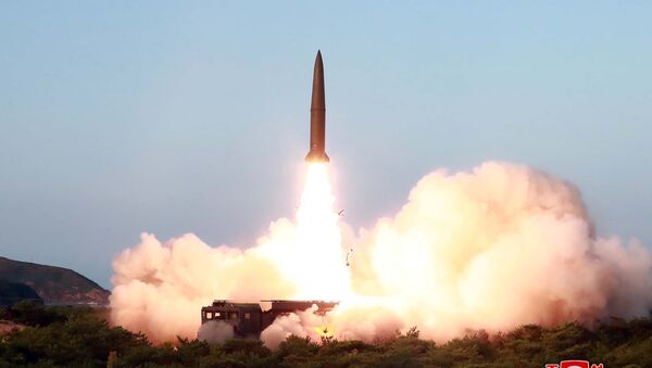 Lançamento de míssil balístico de curto alcance na Coreia do Norte - Sputnik Brasil