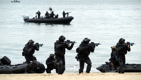 Exército francês durante exercícios em abril de 2015 - Sputnik Brasil