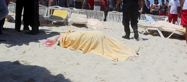 Os turistas foram assassinado na praia do hotel, em Sousse, na Tunisia, no dia 26 de junho. - Sputnik Brasil