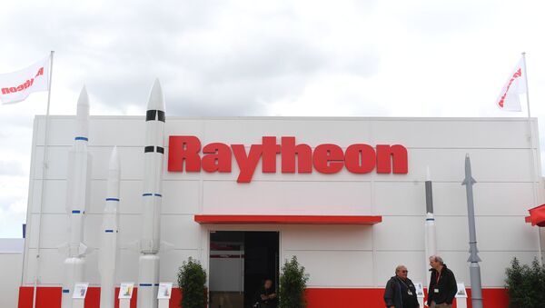 Pavilhão da empresa militar-industrial norte-americana Raytheon - Sputnik Brasil