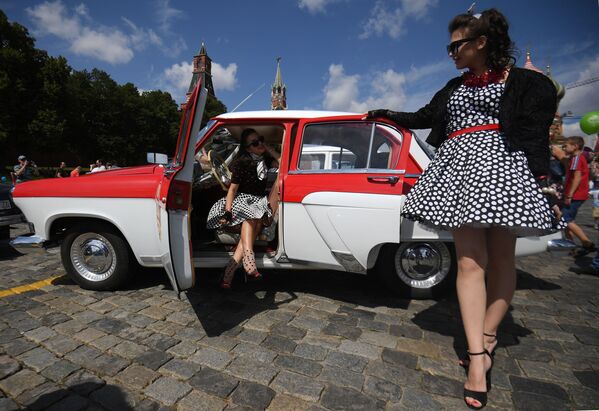 Carro Volga antes de corrida anual
 - Sputnik Brasil