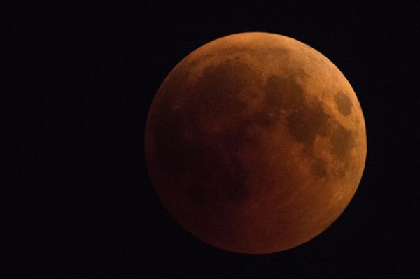 O que significa descoberta de carbono na Lua? - Sputnik Brasil