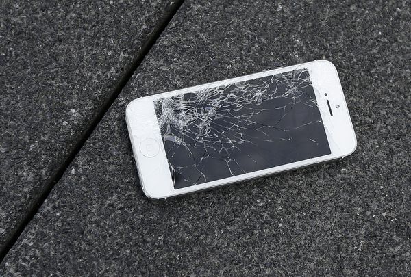 Pequim alerta que consumidores chineses podem boicotar Apple se EUA banirem WeChat - Sputnik Brasil