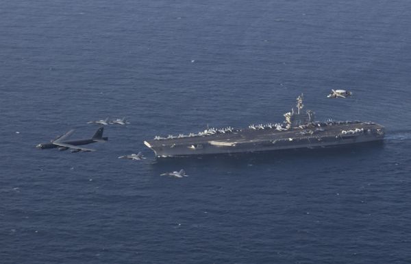 Marinha dos EUA sofre com falta de porta-aviões no Atlântico - Sputnik Brasil