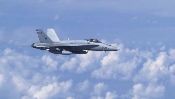 Caças noruegueses escoltam bombardeiros russos Tu-95MS sobre águas neutras - Sputnik Brasil