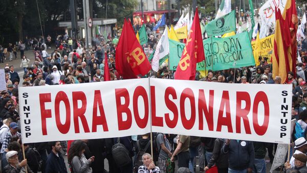 Ato na avenida Paulista contra cortes na educação, contra a reforma da Previdência e contra o governo de Jair Bolsonaro - Sputnik Brasil