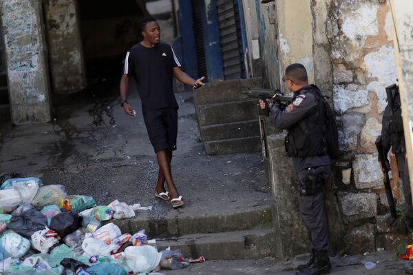 'Quem mora em bairro nobre não sofre com o caveirão': é hora de desmilitarizar a polícia? (VÍDEO) - Sputnik Brasil