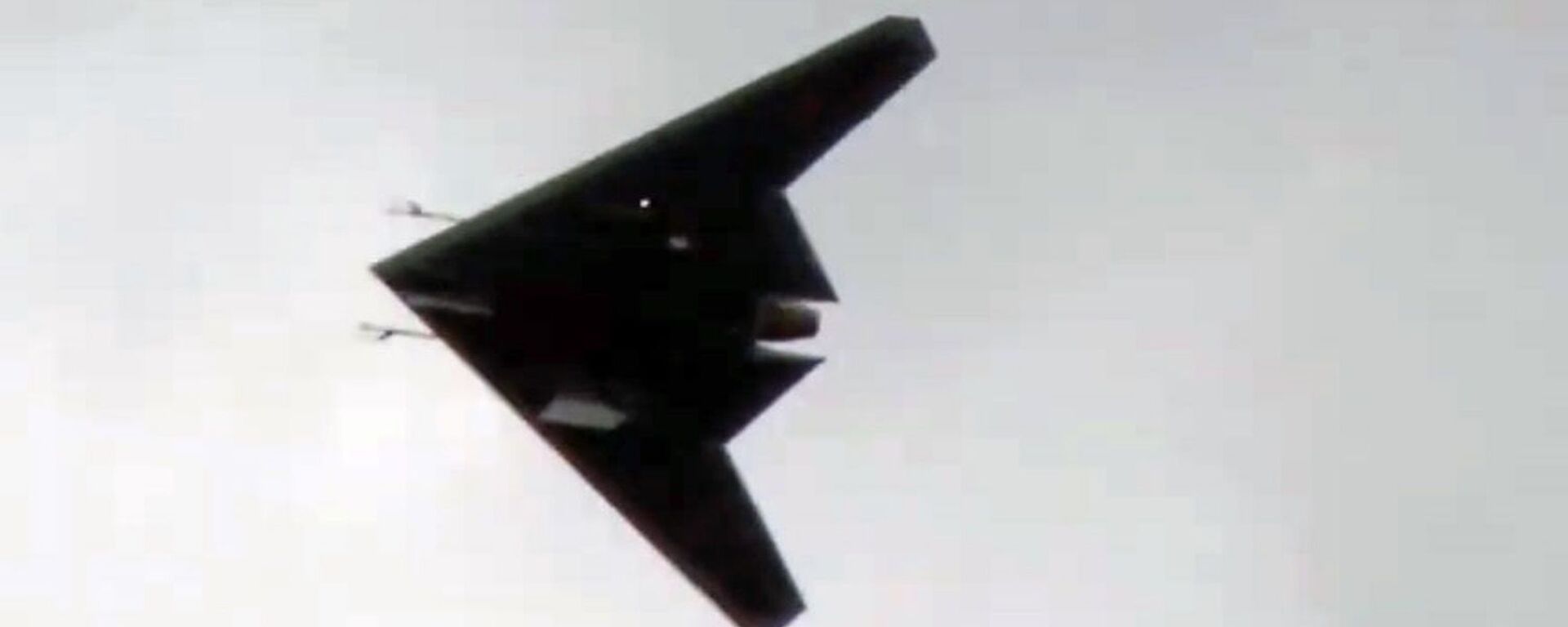 Primeiro voo do novíssimo drone militar da Rússia Okhotnik - Sputnik Brasil, 1920, 05.04.2026