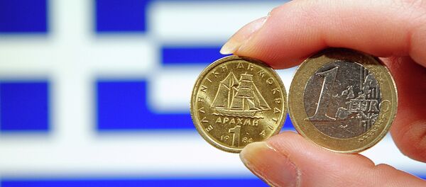 Moedas com bandeira da Grécia ao fundo - Sputnik Brasil