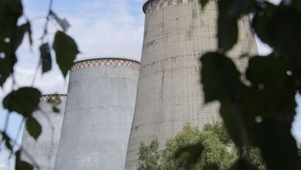 Torres de resfriamento de uma usina termelétrica - Sputnik Brasil