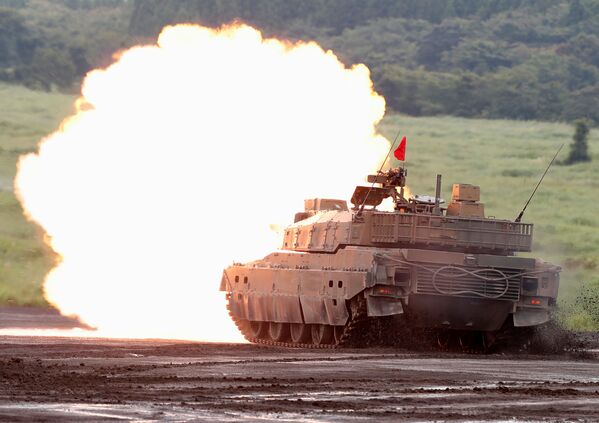 Tanque de guerra Type 10 abrindo fogo - Sputnik Brasil