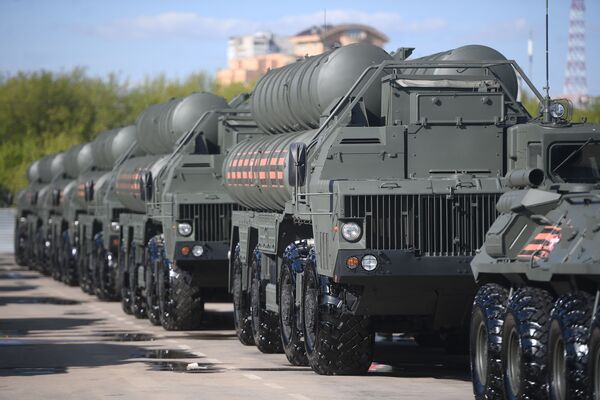 Irã quer S-400, tanques T-90, aviões Su-30 e Yak-130, diz Pentágono Irã quer S-400, tanques T-90, aviões Su-30 e Yak-130, diz Pentágono - Sputnik Brasil
