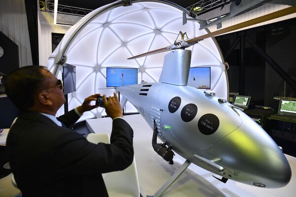 Helicóptero russo não tripulado K2 sendo apresentado no Salão Aeroespacial Internacional MAKS-2019 - Sputnik Brasil