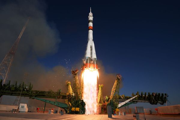 Rússia lançará em dezembro seu 1º satélite para monitorar o clima no Ártico - Sputnik Brasil