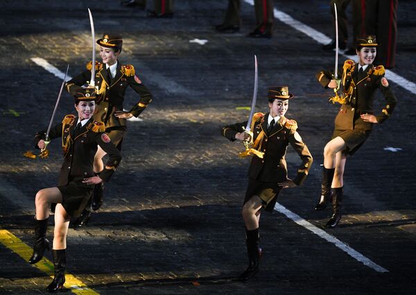 Orquestra militar da Coreia do Norte na cerimônia de inauguração do Festival Militar de Música Militar Torre Spasskaya 2019 na Praça Vermelha, em Moscou - Sputnik Brasil