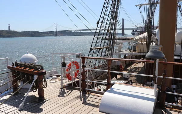 Navio Cisne Branco da Marinha do Brasil em Lisboa Navio Cisne Branco da Marinha do Brasil em Lisboa - Sputnik Brasil