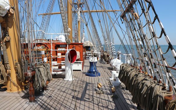 Navio Cisne Branco da Marinha Brasileira em Lisboa - Sputnik Brasil