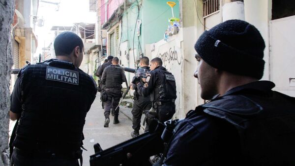 Policiais de UPPs durante operação na Cidade de Deus e na Comunidade do Karatê, no Rio de Janeiro (arquivo) - Sputnik Brasil