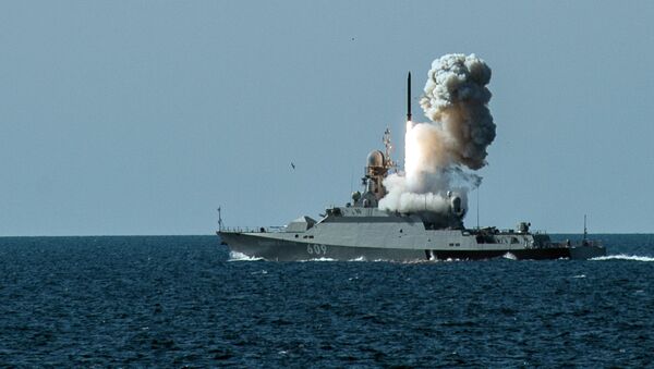 Lançamento de míssil a partir da corveta Vyshny Volochyok durante os exercícios militares da Frota do Mar Negro e do Distrito Militar do Sul da Rússia na Crimeia - Sputnik Brasil