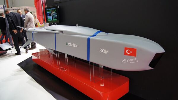 Maquete de míssil de cruzeiro turco SOM  - Sputnik Brasil