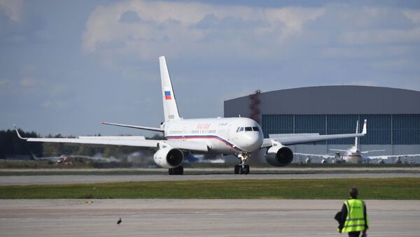 Avião russo Tu-204 com os prisioneiros libertados, após acordo entre Rússia e Ucrânia, no Aeroporto Internacional Vnukovo - Sputnik Brasil