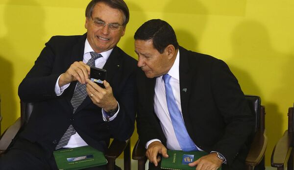 Para engenheiro da UFF, COVID-19 atrasará eventual avanço do 5G no Brasil Para engenheiro da UFF, COVID-19 atrasará eventual avanço do 5G no Brasil - Sputnik Brasil