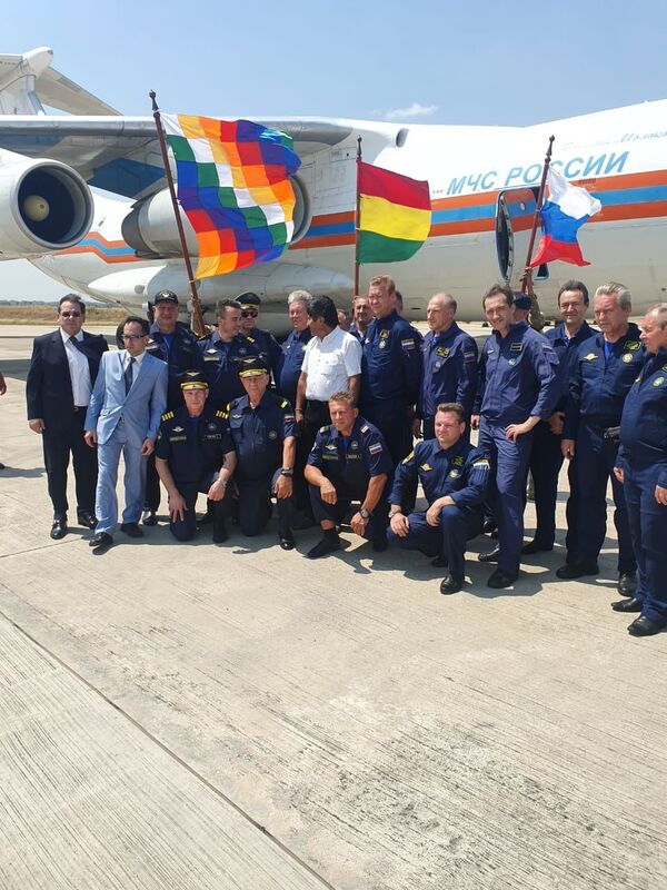 Avião russo Il-76 aterrissa na Bolívia para ajudar a combater incêndios (FOTOS, VÍDEO) - Sputnik Brasil