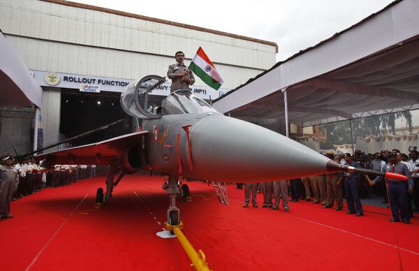 Índia testa com sucesso míssil Astra a partir de caça russo Su-30 - Sputnik Brasil
