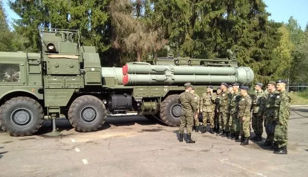 Divulgada FOTO de modificação incomum do S-400 russo Divulgada FOTO de modificação incomum do S-400 russo - Sputnik Brasil