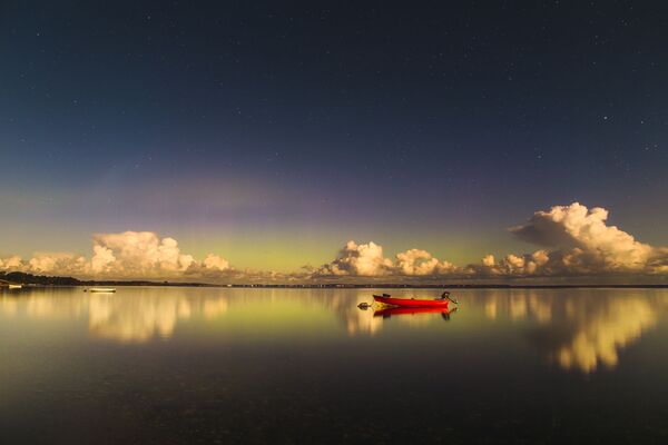 Imagem tirada pelo fotógrafo letão Ruslan Merzlyakov, altamente classificado na categoria Aurorae, da competição Insight Investment Astronomy Photographer of the Year 2019, exibe a aurora boreal na Dinamarca - Sputnik Brasil