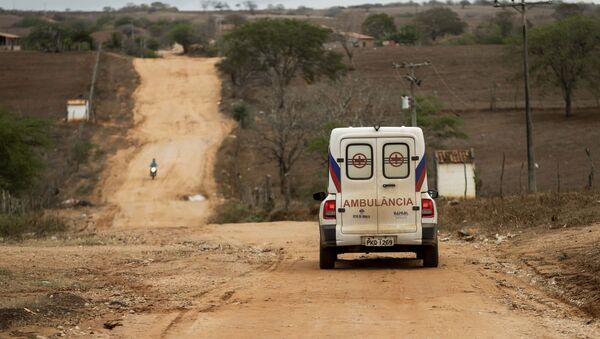 Mais Médicos: ambulância leva paciente no povoado de Tingui, na Bahia - Sputnik Brasil