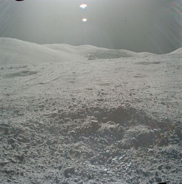 Rover chinês manda mais FOTOS do gel misterioso achado no lado oculto da Lua - Sputnik Brasil