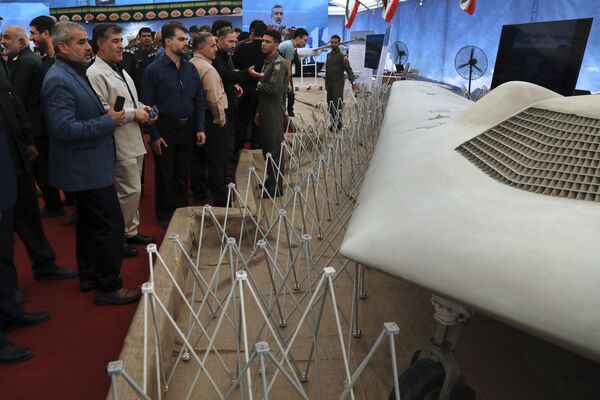 Irã exibe coleção de drones americanos derrubados pelo país (FOTOS) Irã exibe coleção de drones americanos derrubados pelo país (FOTOS) - Sputnik Brasil