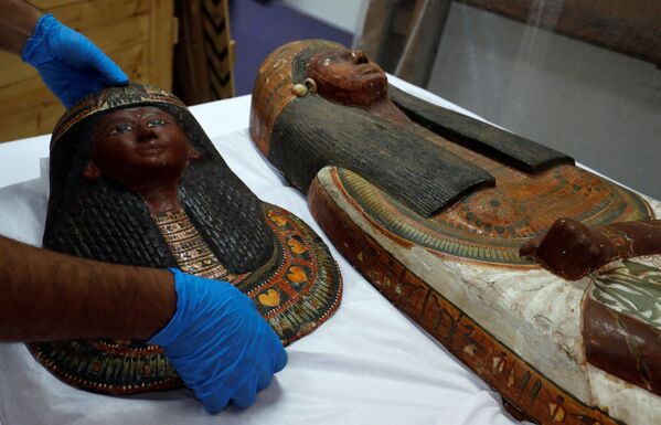 Máscara da mulher de Sennedjem no Museu Nacional da Civilização Egípcia (NMEC), no Cairo - Sputnik Brasil