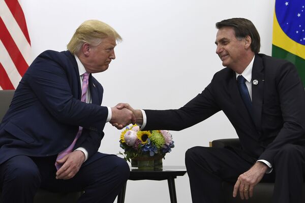 Como um telefonema poderia causar impeachment de Trump e qual seria efeito sobre o Brasil?  - Sputnik Brasil