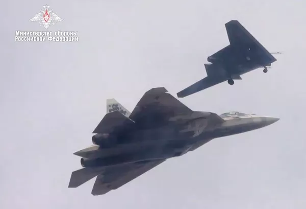 'Guerra de nova geração': drone Okhotnik e caça Su-57 geram furor entre analistas dos EUA 'Guerra de nova geração': drone Okhotnik e caça Su-57 geram furor entre analistas dos EUA - Sputnik Brasil