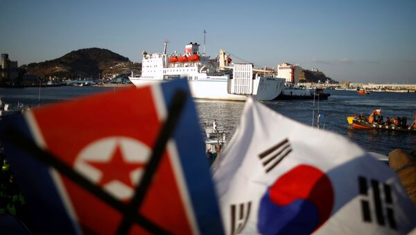 Ferry norte-coreano Mangyongbong-92 no porto de Donghee, Coreia do Sul, 6 de fevereiro de 2018 - Sputnik Brasil