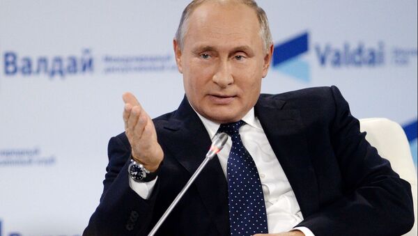 O presidente russo, Vladimir Putin, participa do Clube de Discussões Valdai, na cidade russa de Sochi - Sputnik Brasil