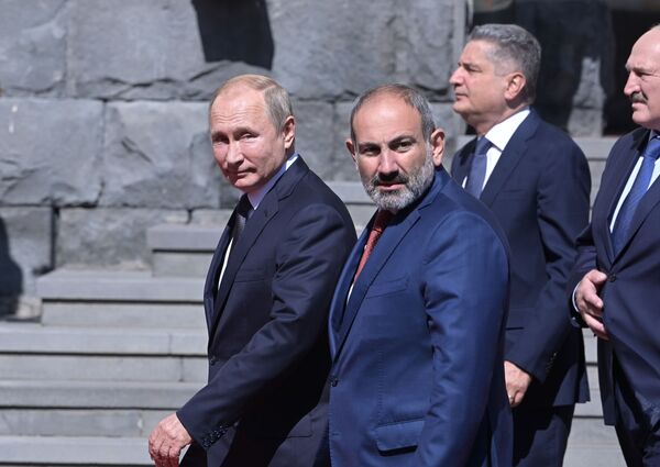 Kremlin: premiê da Armênia liga para Putin para discutir tensão em Nagorno-Karabakh Kremlin: premiê da Armênia liga para Putin para discutir tensão em Nagorno-Karabakh - Sputnik Brasil