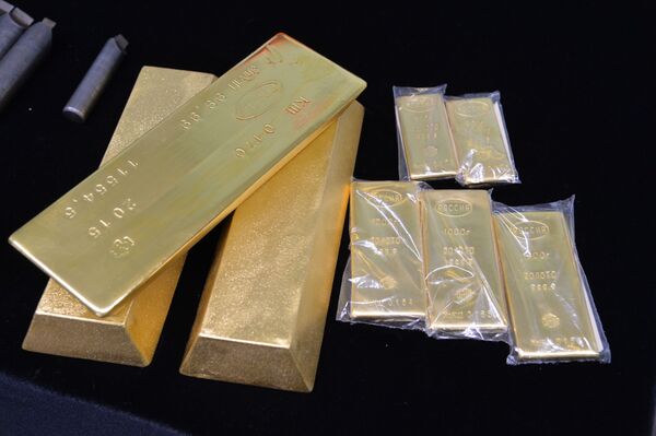 Por que Rússia recua na compra de ouro optando por investir em títulos do Tesouro dos EUA? Por que Rússia recua na compra de ouro optando por investir em títulos do Tesouro dos EUA? - Sputnik Brasil