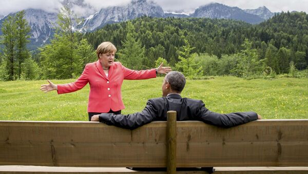 A chanceler alemã Angela Merkel fala com o presidente dos EUA Barack Obama - Sputnik Brasil