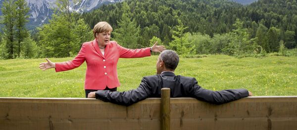A chanceler alemã Angela Merkel fala com o presidente dos EUA Barack Obama A chanceler alemã Angela Merkel fala com o presidente dos EUA Barack Obama - Sputnik Brasil