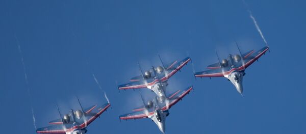 Grupo de pilotagem Russkiye Vityazi, caças Su-27 - Sputnik Brasil